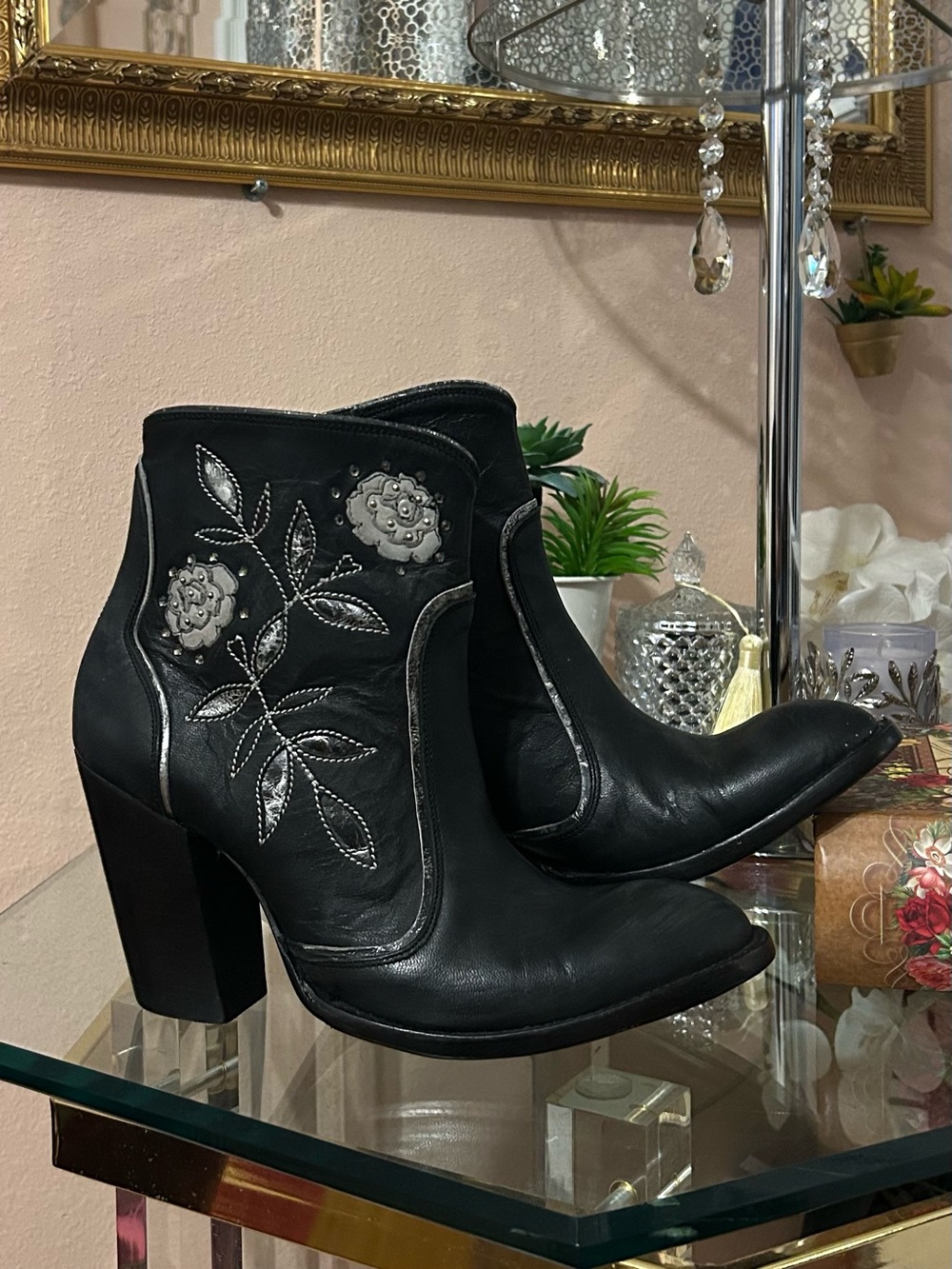 Old Gringo Marillyn Black Leather Floral Embroidered Ankle Boots Size 9